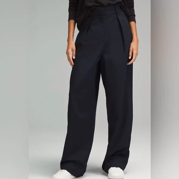 NWT Lululemon Black Trousers - Picture 2 of 3